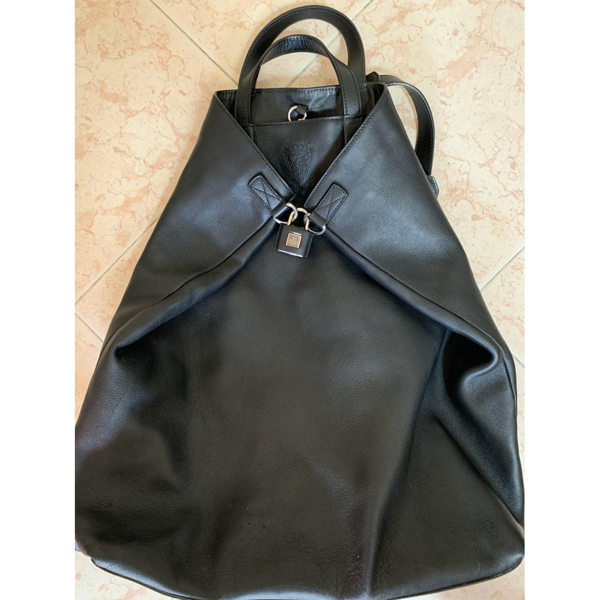 Gucci black leather bag
