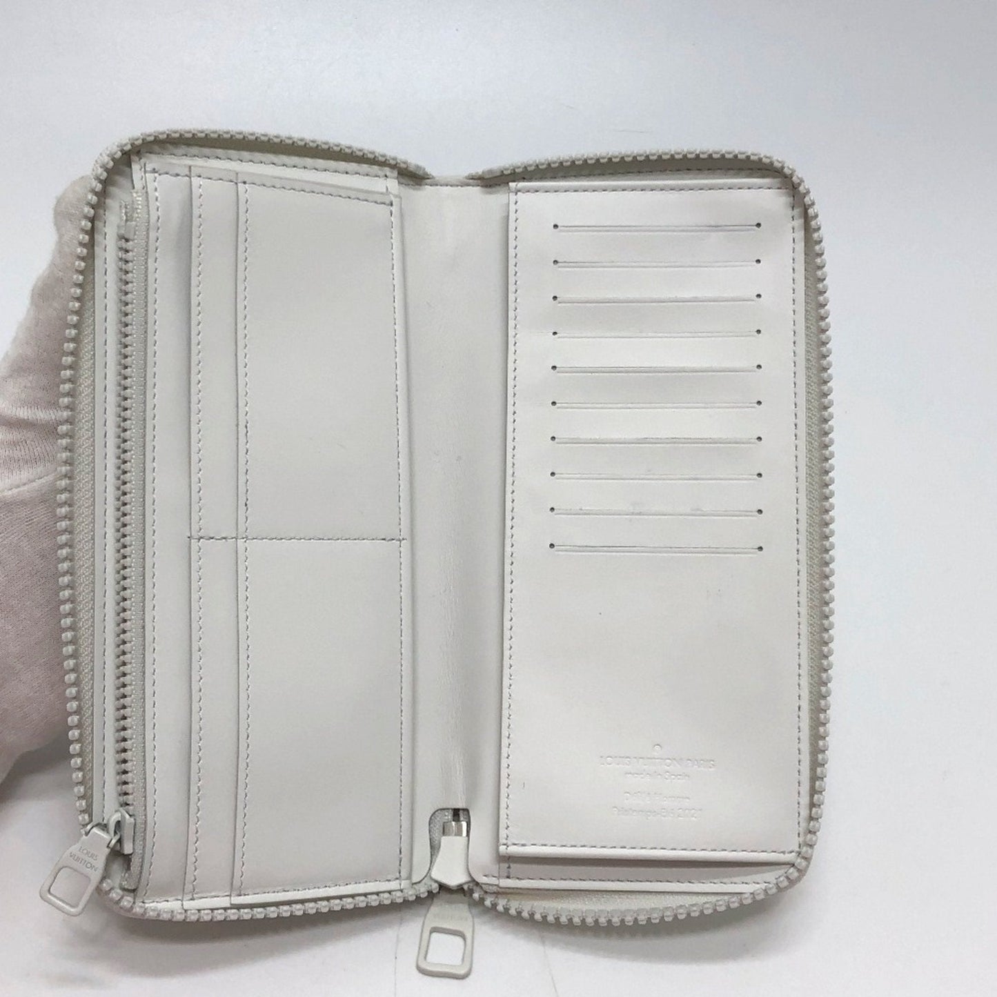 Louis Vuitton Zippy Wallet Vertical Style 2