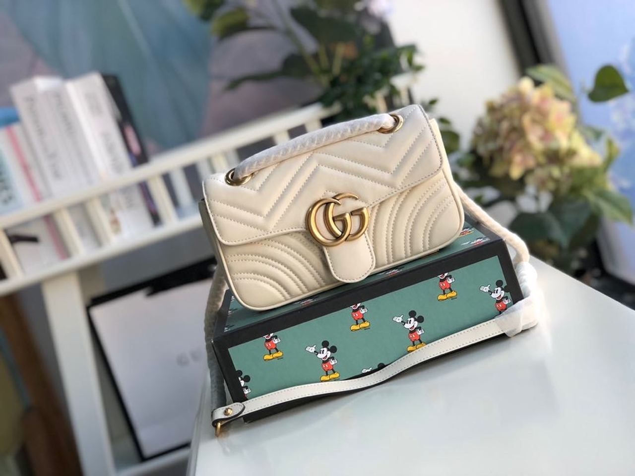 gg Marmont Matelassé 8.5in 22cm White Mini Bag