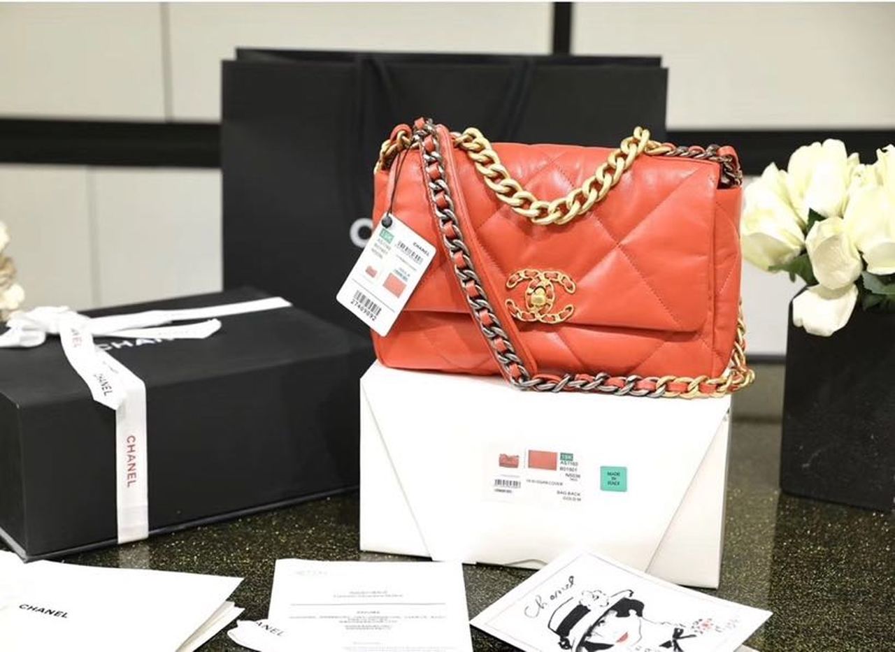 CHL 19 26cm Red Handbag