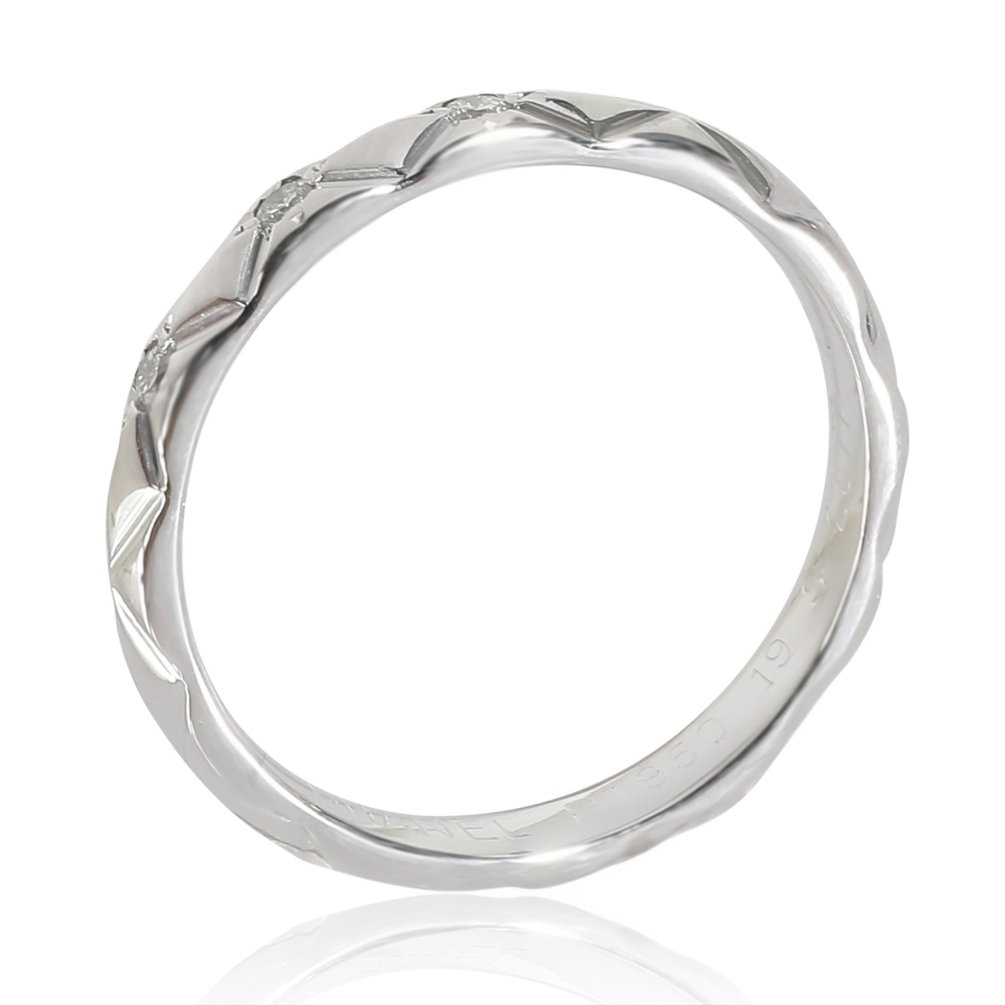 Chanel Coco Crush Band in Platinum . CTW