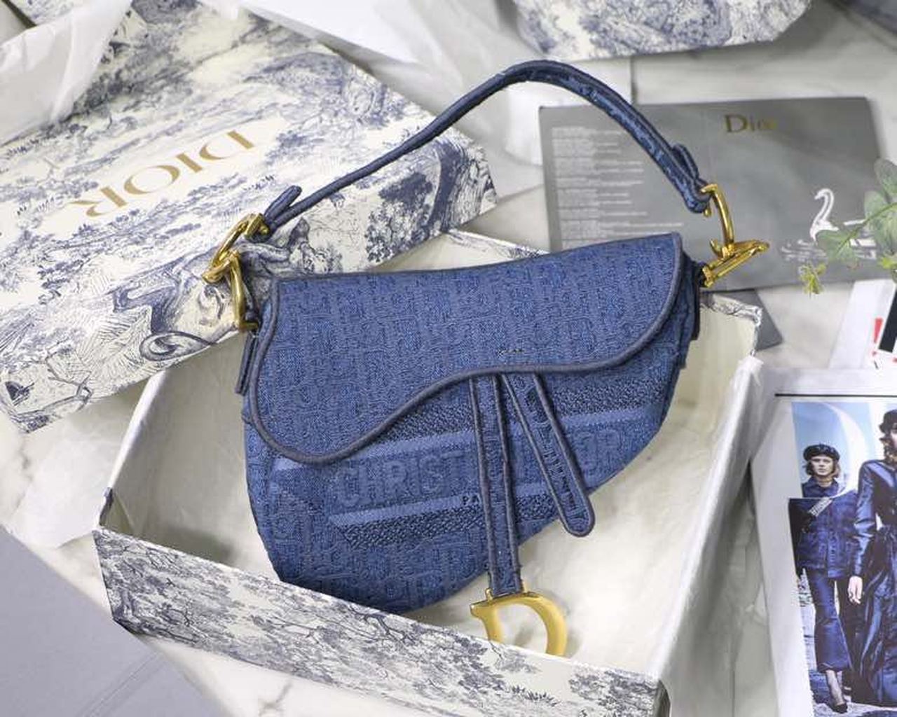 Saddle Light Cd Blue Travel Bag