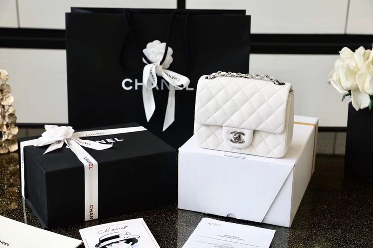 CHL Classic Hardware 6in 17cm White Silver Mini Flap Mini Bag