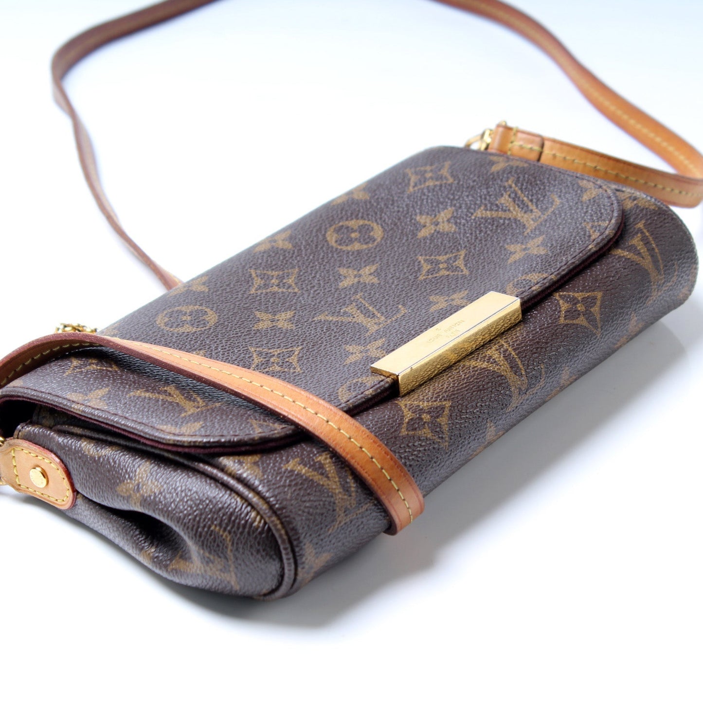 Louis Vuitton Favorite PM Monogram Handbag Monogram 2