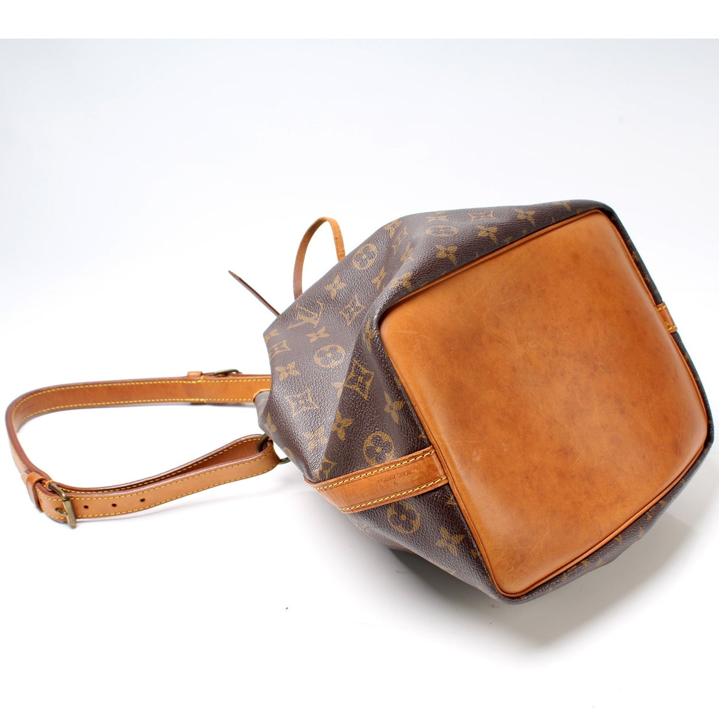 Louis Vuitton Noe Petit Monogram Handbag 3 2