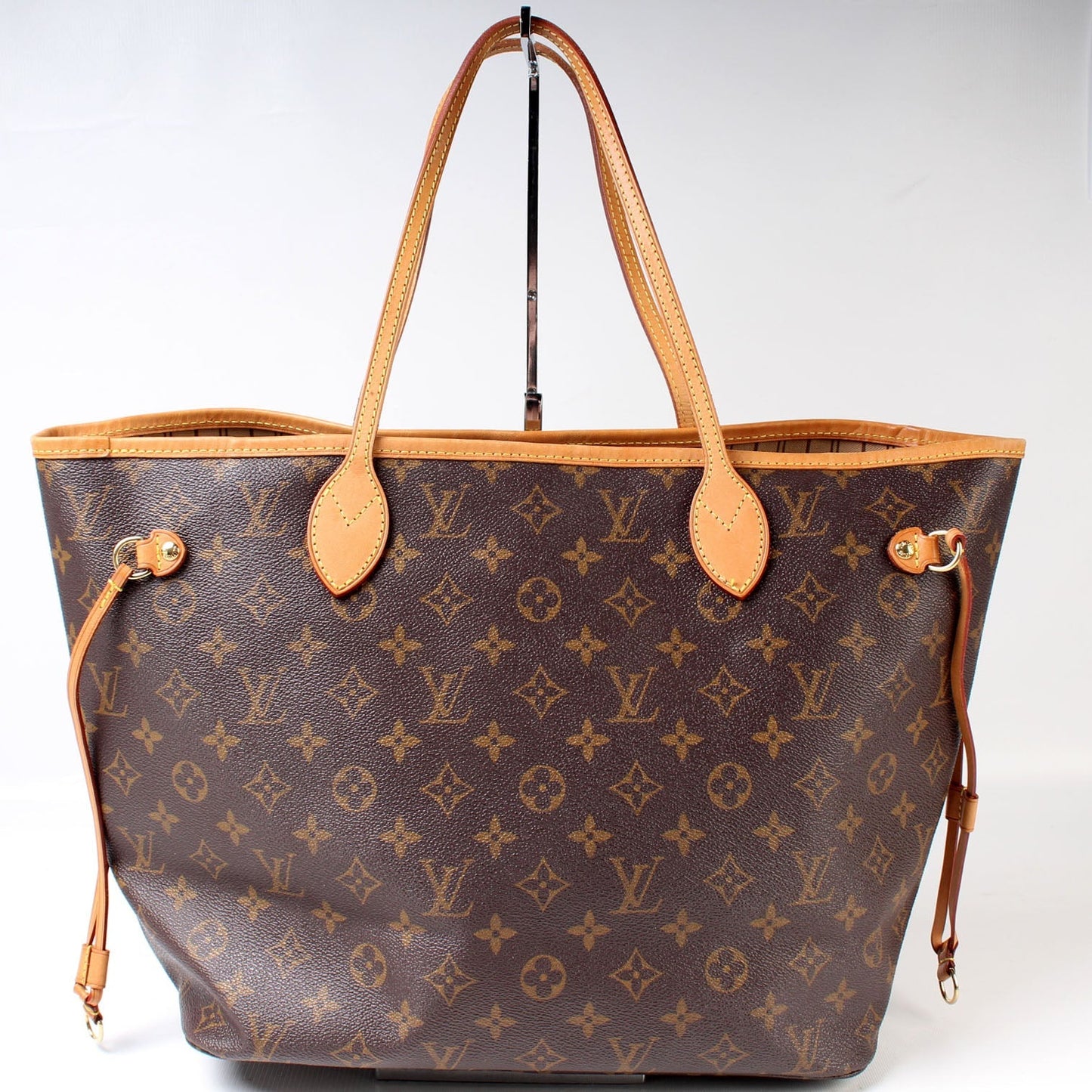 Louis Vuitton Neverfull MM Monogram Tote Bag 46