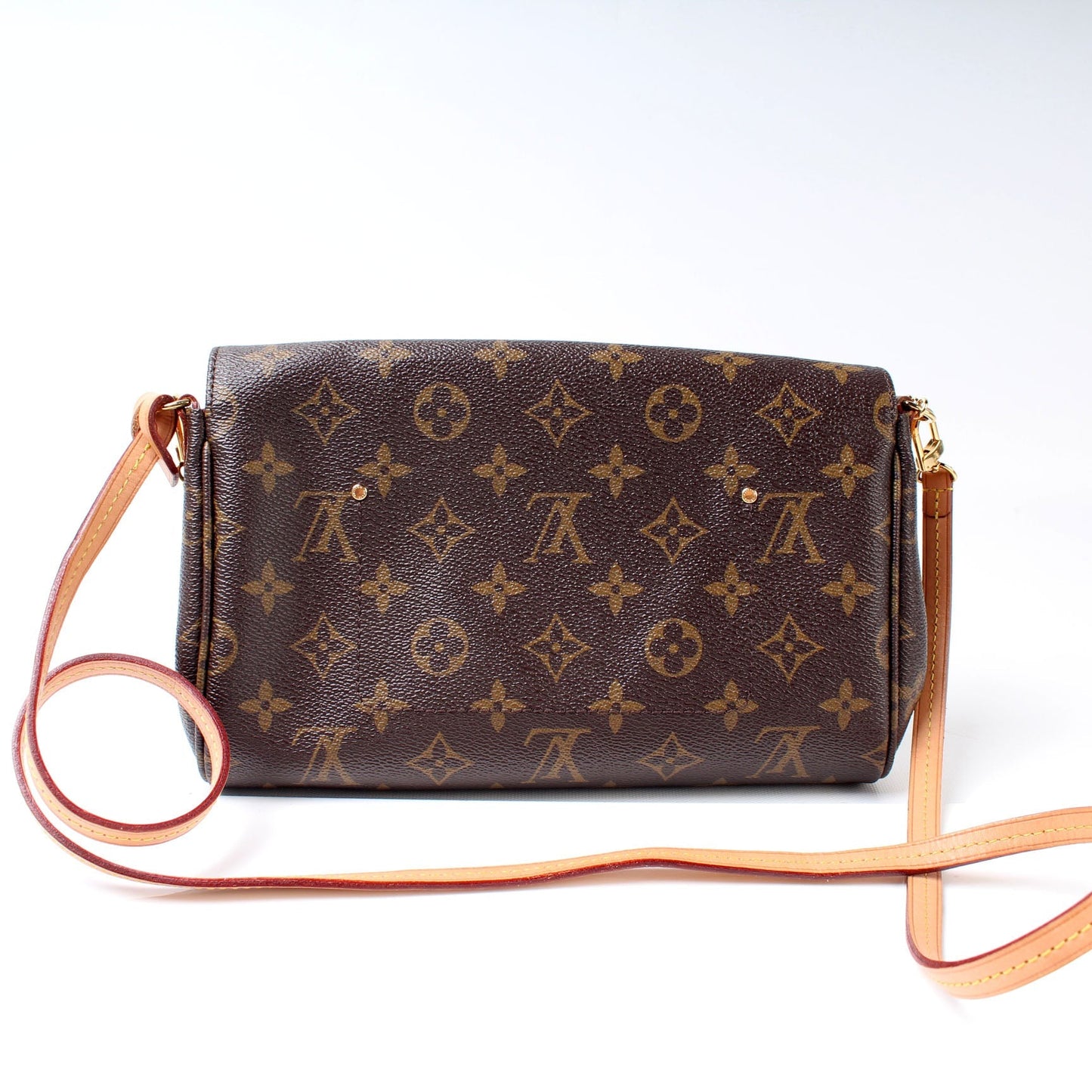 Louis Vuitton Favorite MM Monogram Handbag Monogram 38