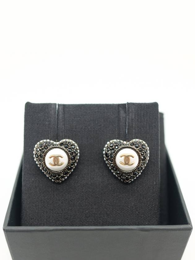 CC Heart Pearl Cubic Earrings Gold Black Chanel