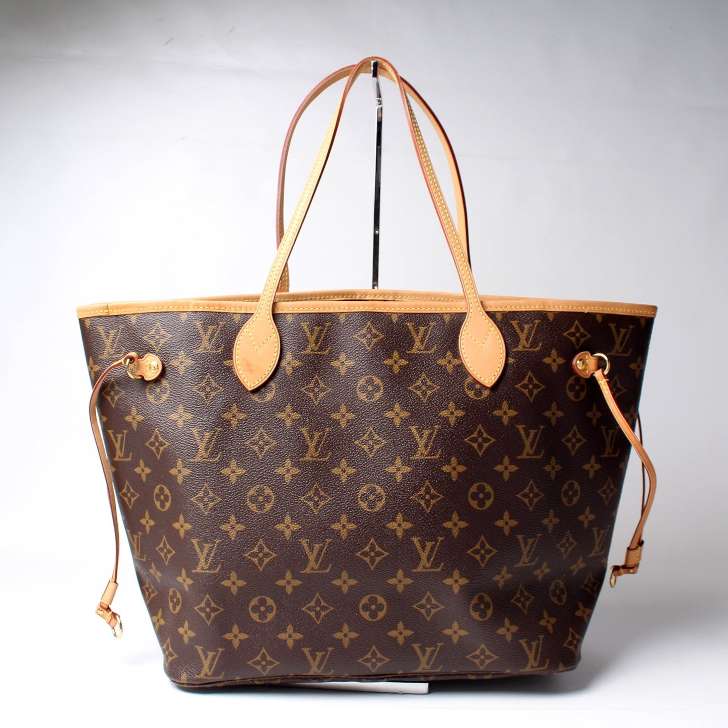 Louis Vuitton Neverfull MM Monogram Tote Bag Monogram 190