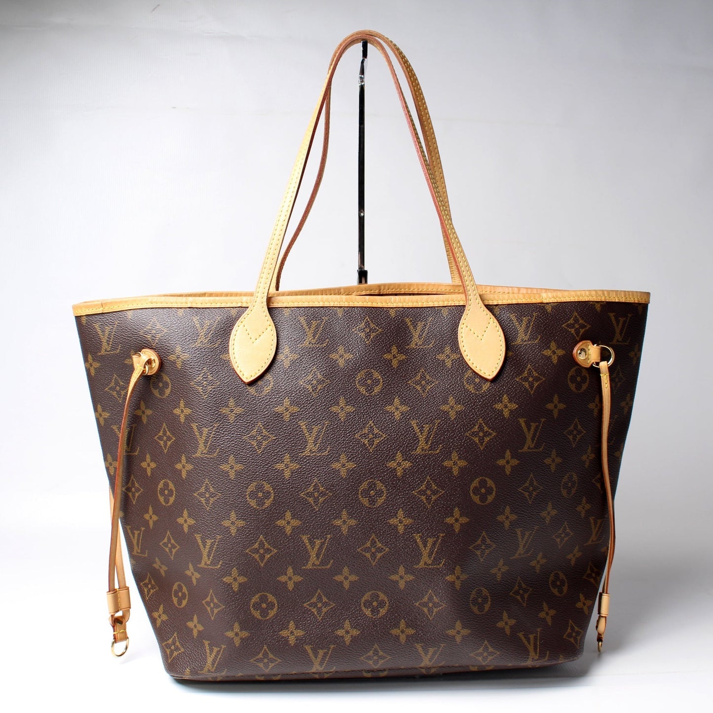 Louis Vuitton Neverfull MM Monogram Tote Bag Monogram 194