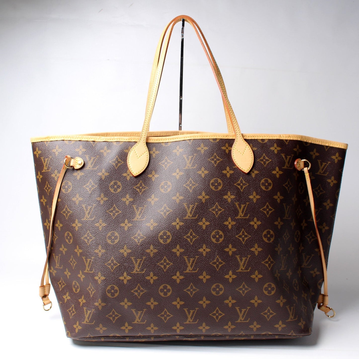 Louis Vuitton Neverfull GM Monogram Tote Bag Monogram 38