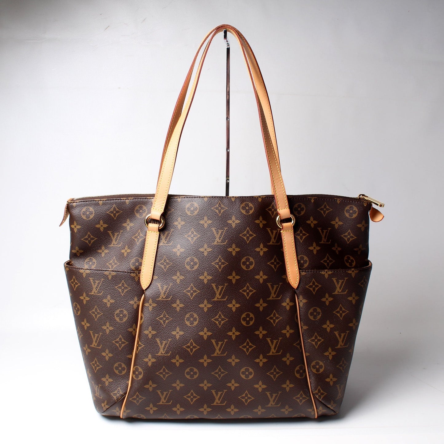Louis Vuitton Totally Monogram GM Handbag Monogram 3