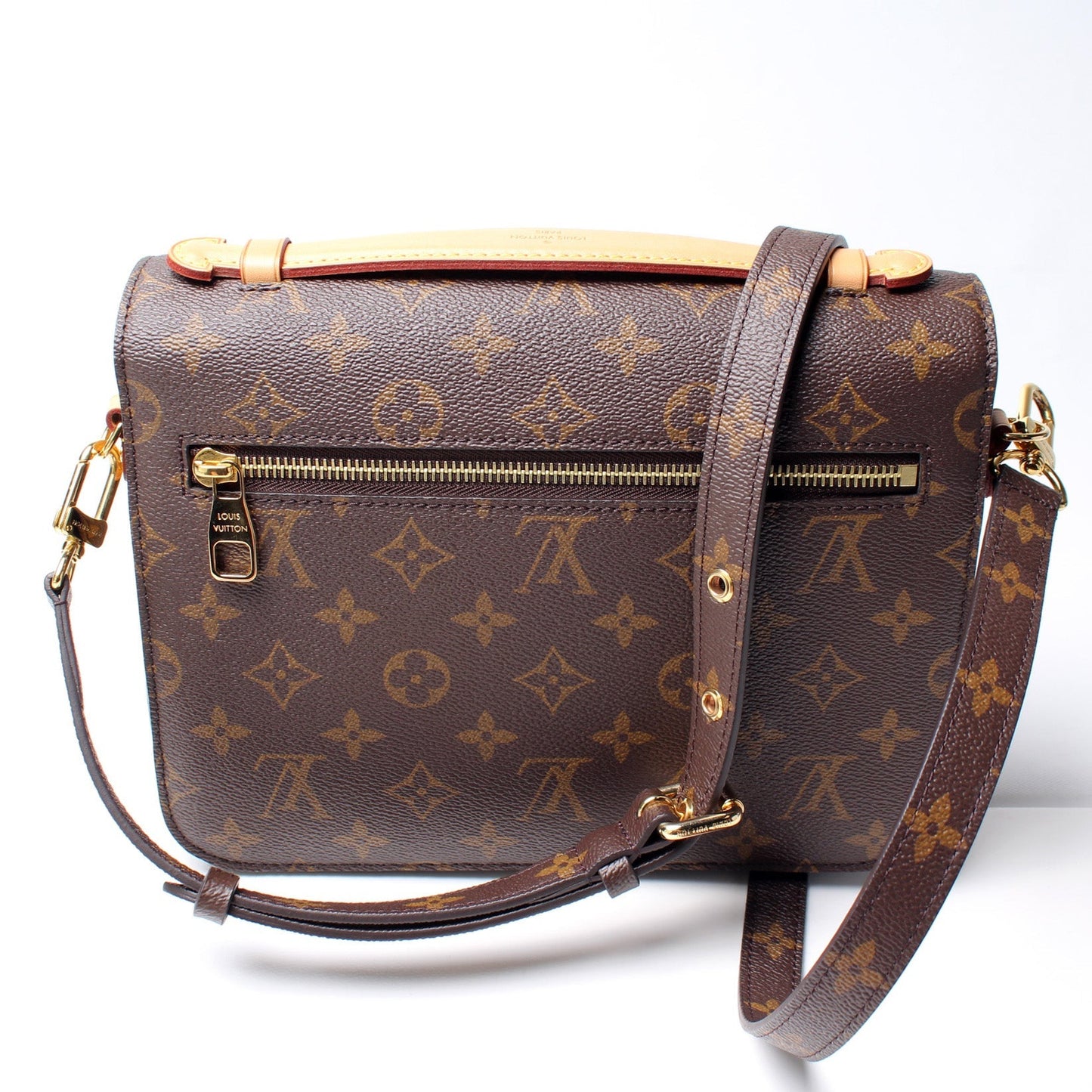 Louis Vuitton Pochette Metis Monogram Clutch Bag Monogram 48
