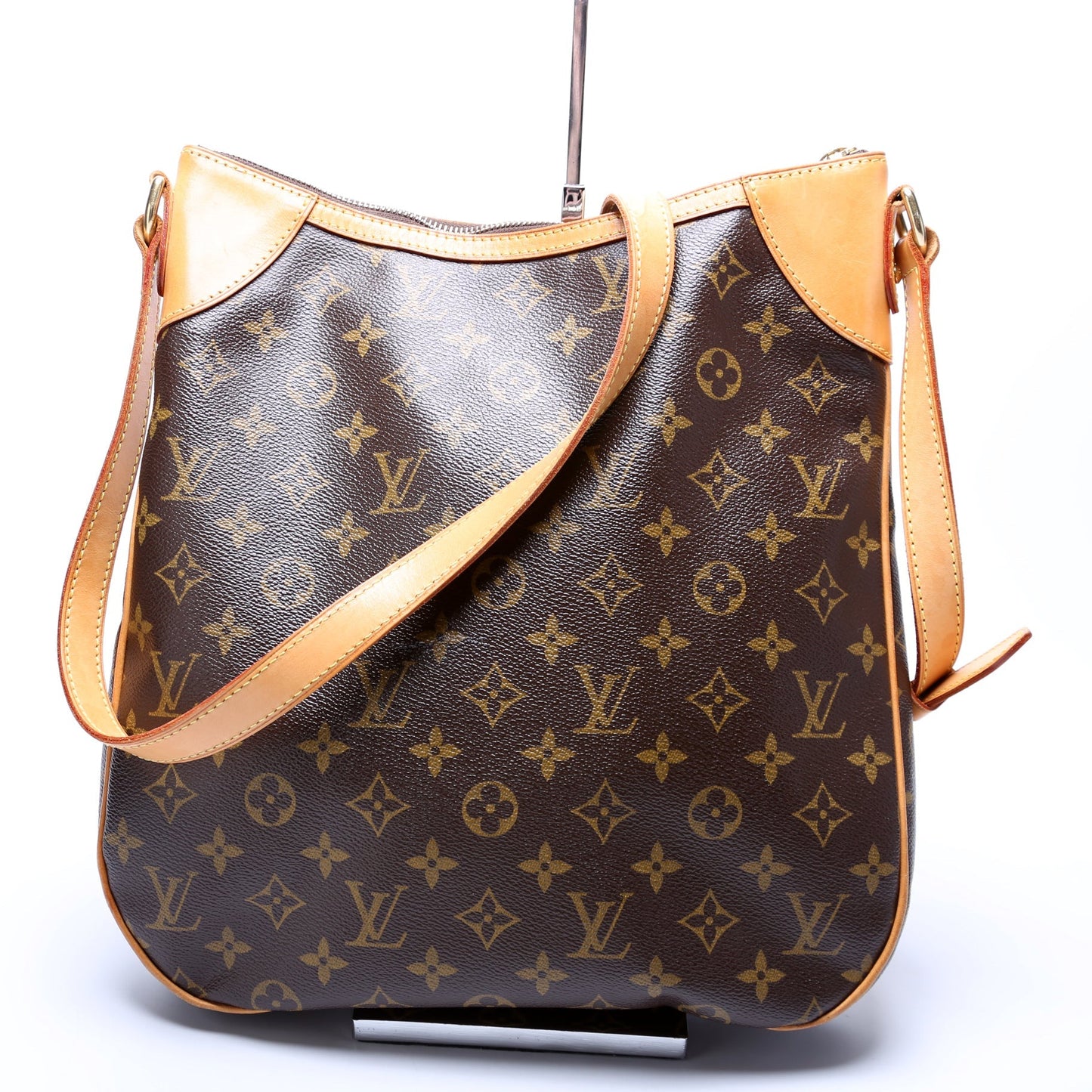 Louis Vuitton Odeon MM Monogram Handbag 13