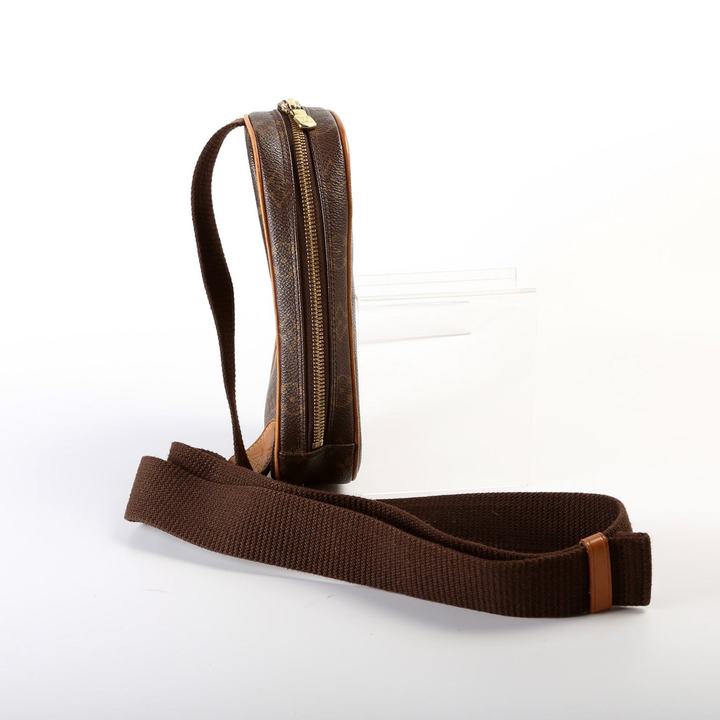 Louis Vuitton Pochette Gange Monogram Clutch Bag Monogram 19
