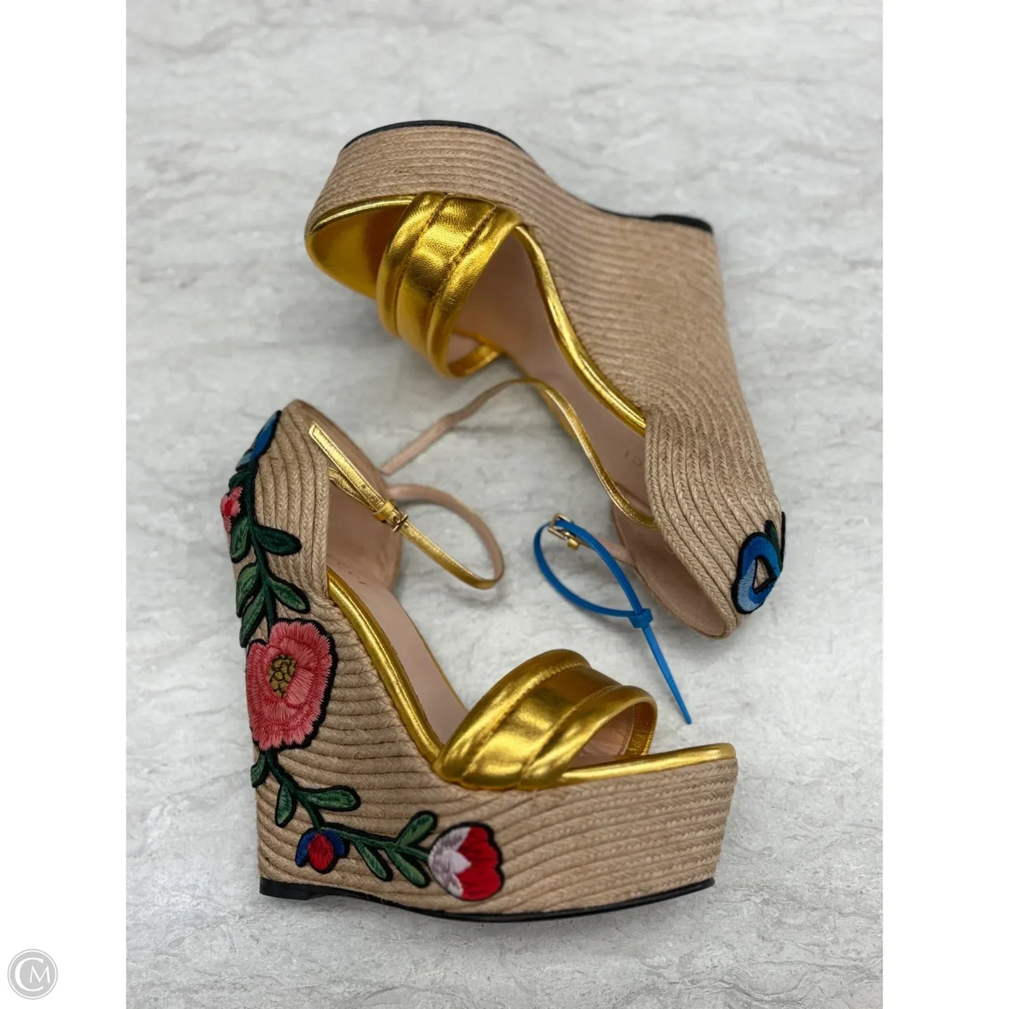 Shoes Luxury Designer By Gucci In Floral Print, Size: 7