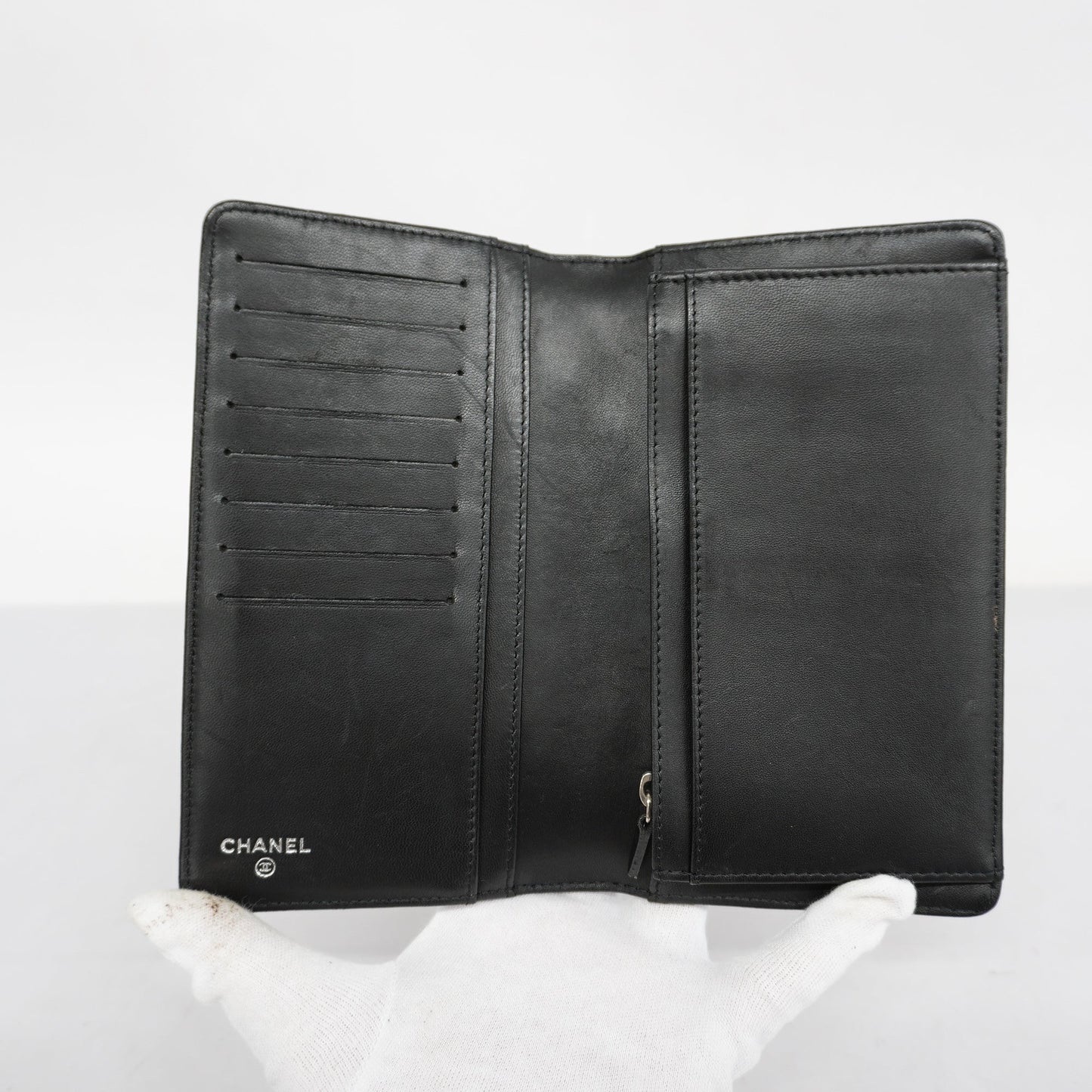 ChanelAuth Icon Silver Metal Fittings Women's Patent Leather Long Wallet