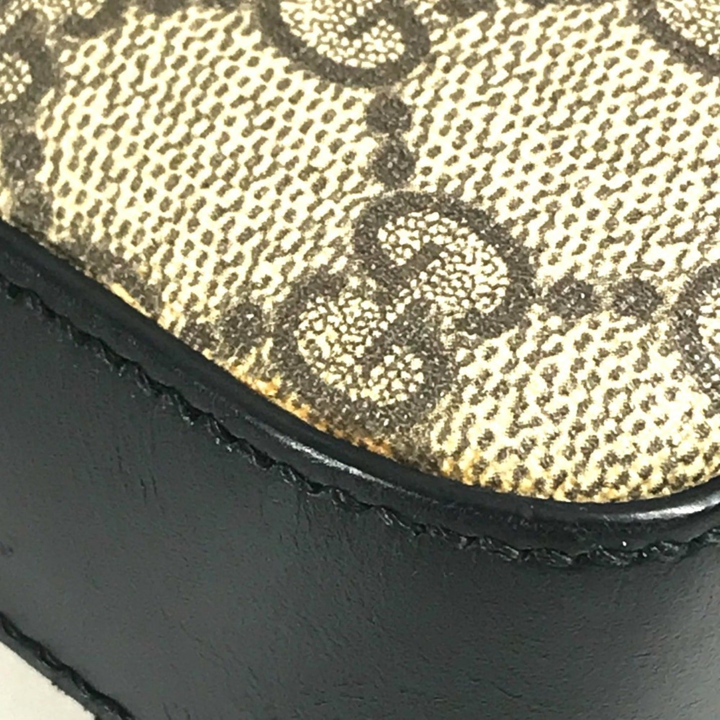 Gucci Beige Black Gg Supreme Leather Messenger Bag Shoulder Bag