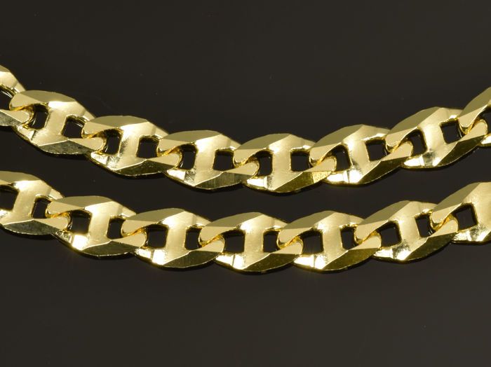 18k Gold. Solid Chain "Gucci Diamond Cut" · Length 50 cm · Weight 9.07 g.