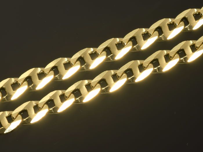 18k Gold Necklace. Solid Chain "Gucci, Diamond Cut" · Length 60 cm · Weight 10.83 g.