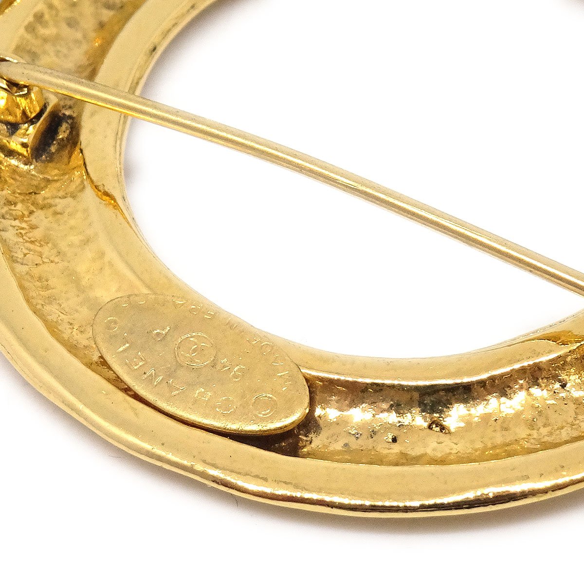 CHANEL CC Logos Shaking Brooch Gold 94P 82079