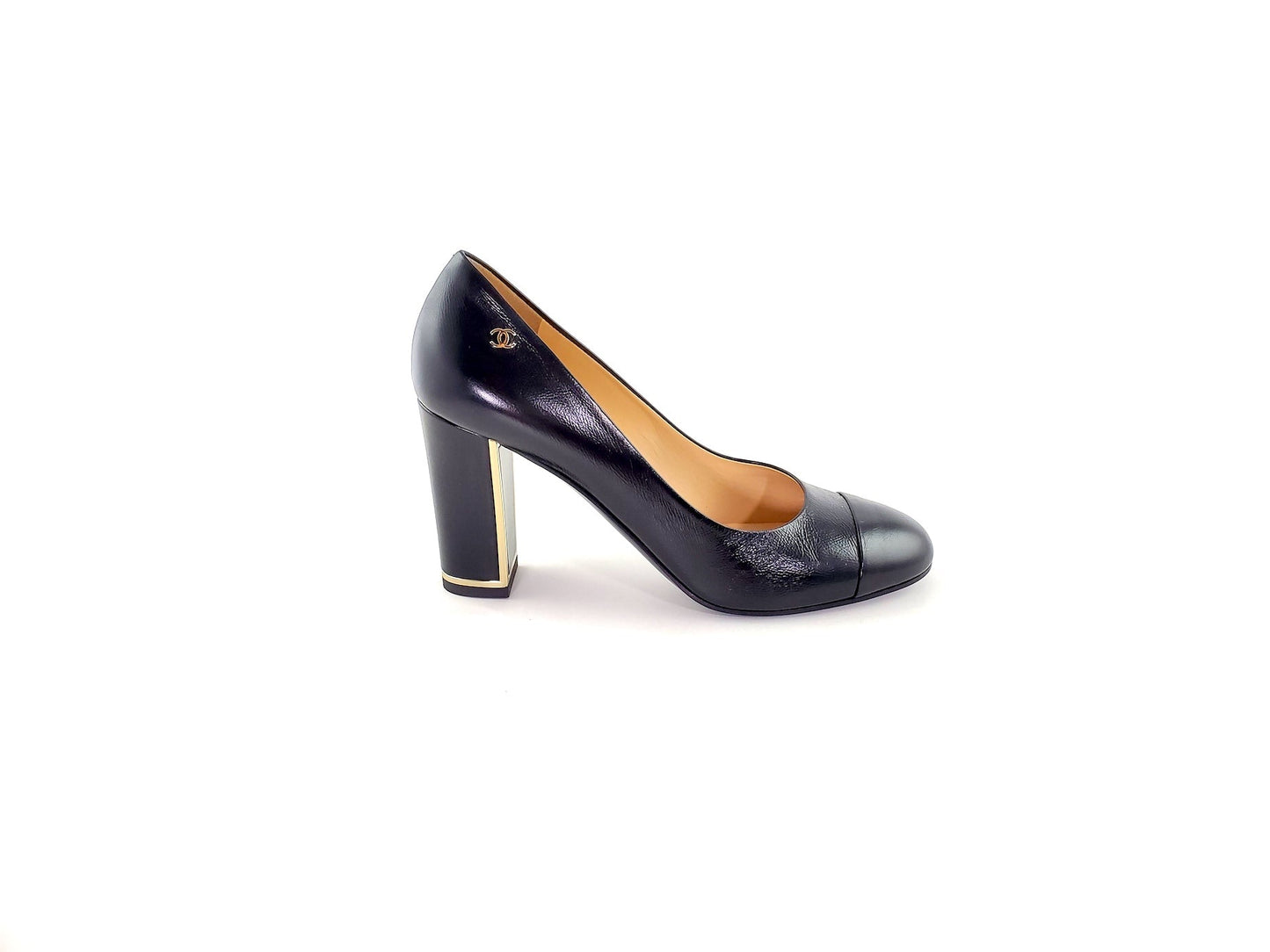 Chanel Cc Logo Round Toe Pumps 40 Bag