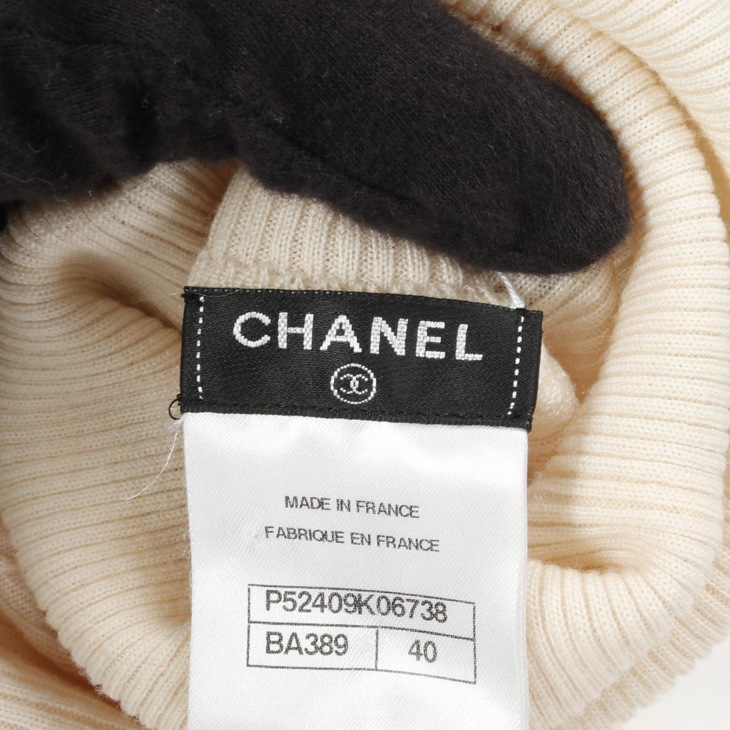 Chanel Heart Pattern Wool Knitwear