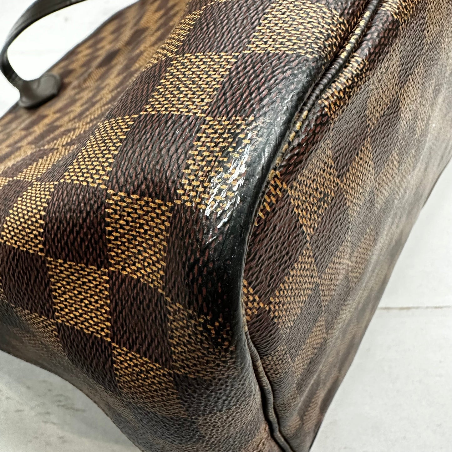 HandBag Luxury Designer By Louis Vuitton Size: Large