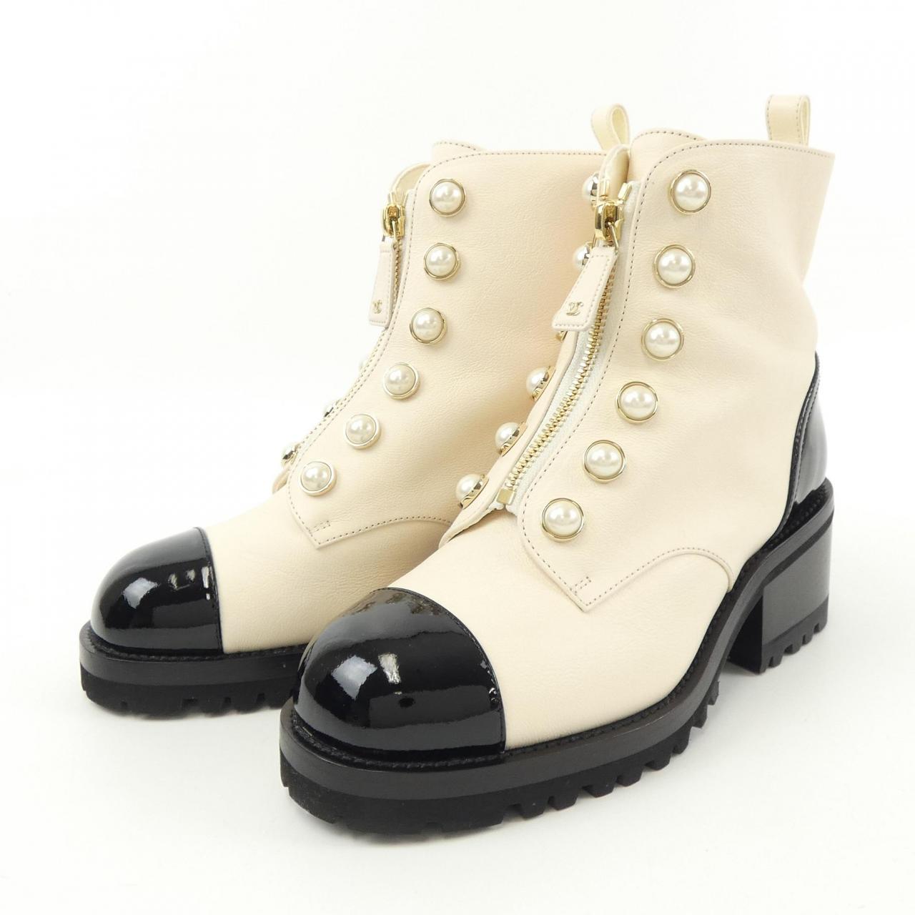 Chanel G45183B13925 Calfskin Patent Calfskin Boots for Women