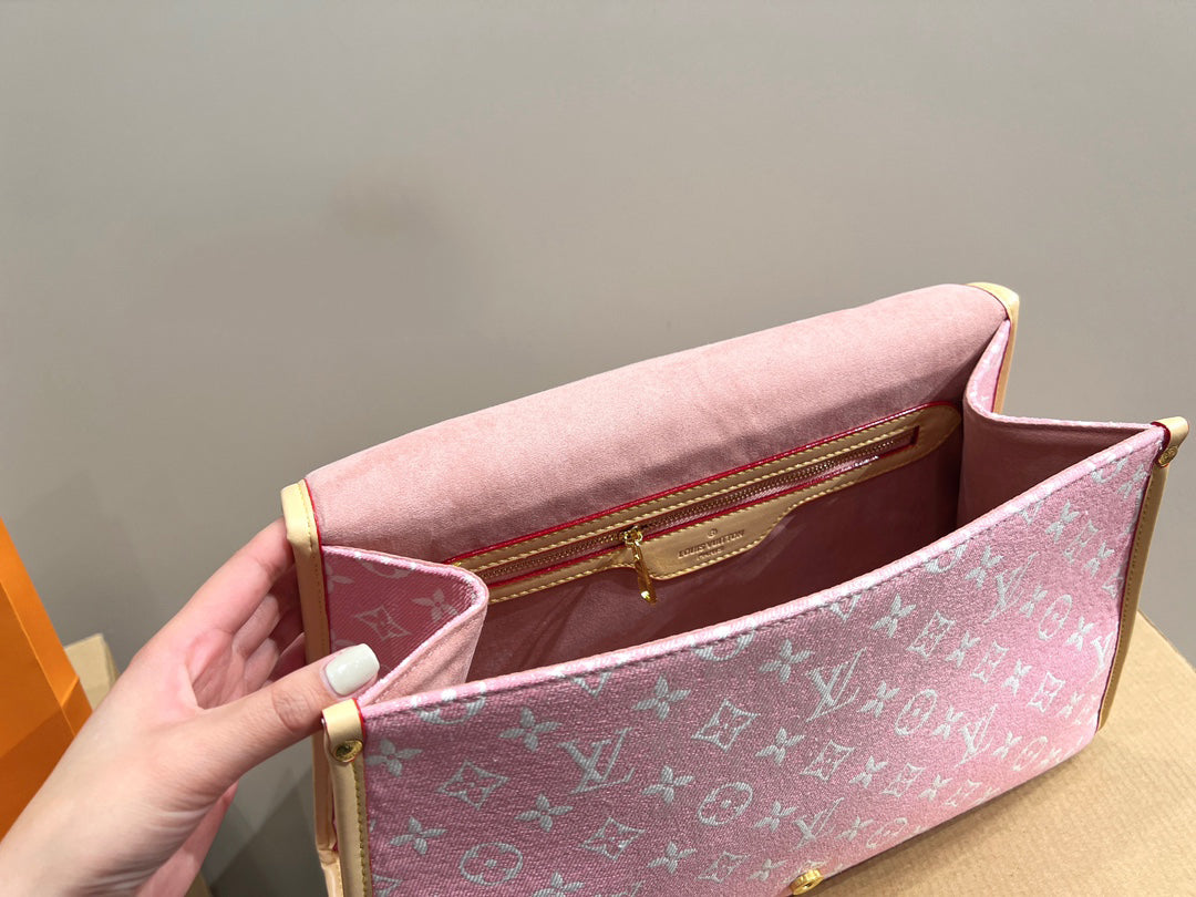 EN - Luxury LUV 728 Travel Bag