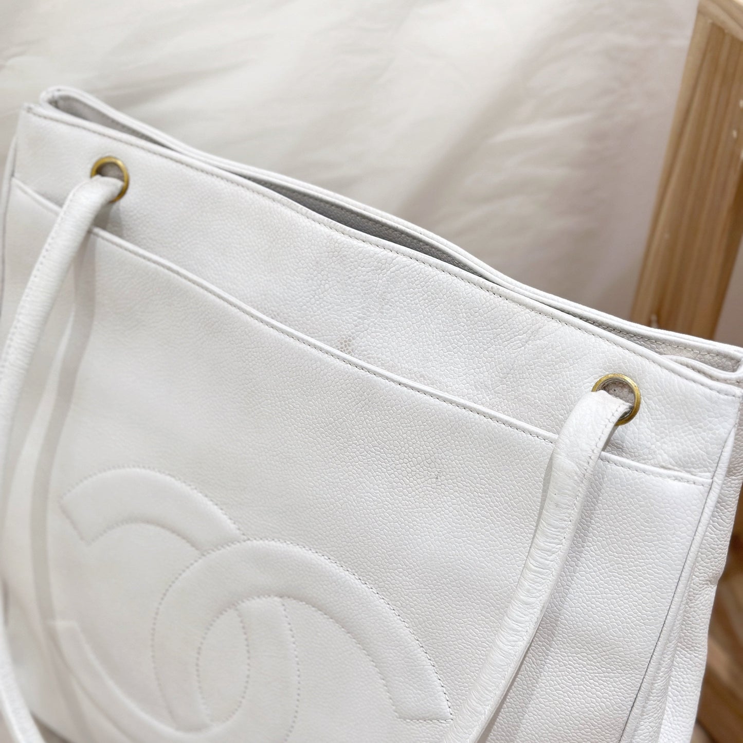 Chanel cowhide tote bag
