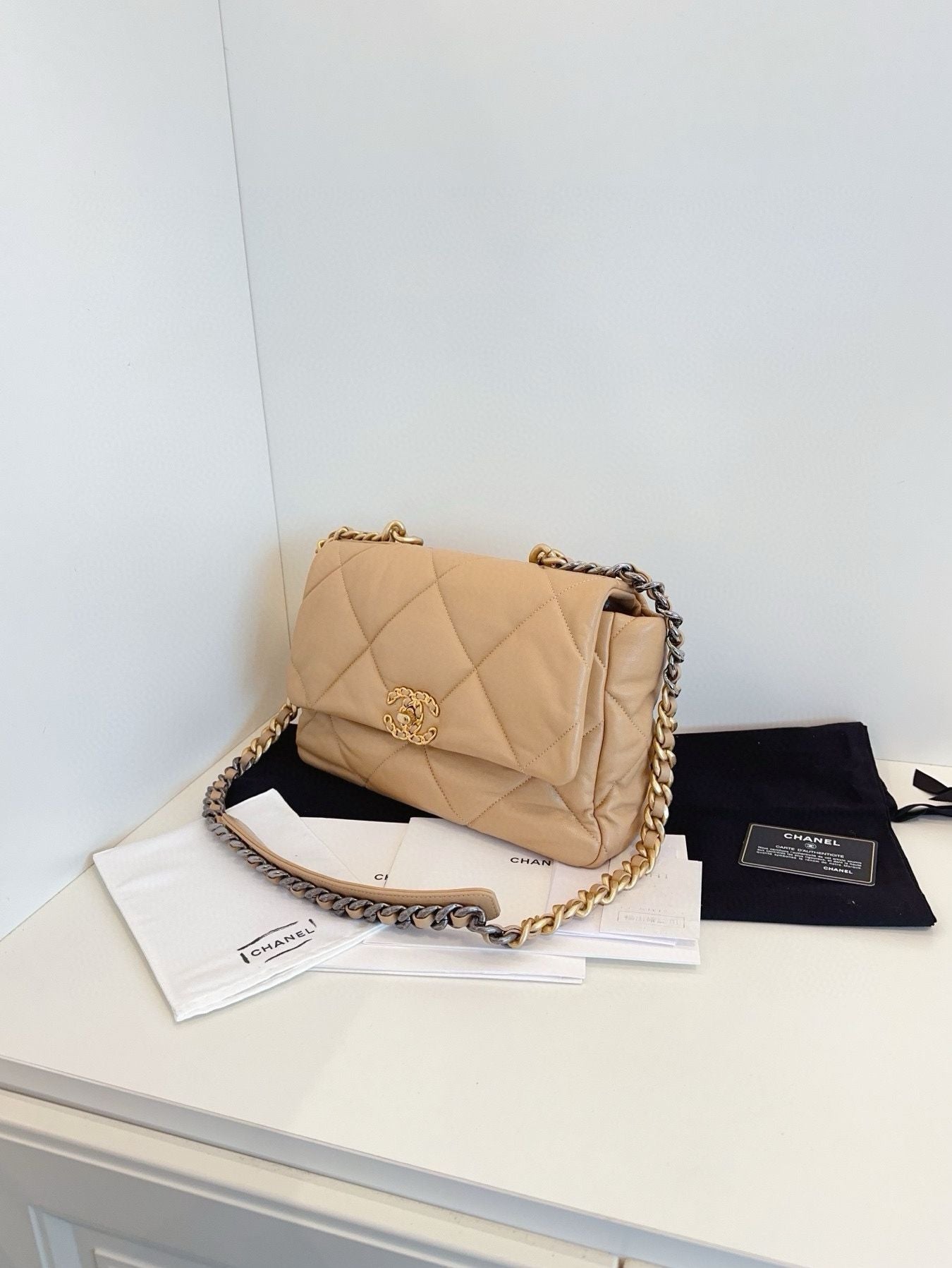 Chanel bag *cm beige