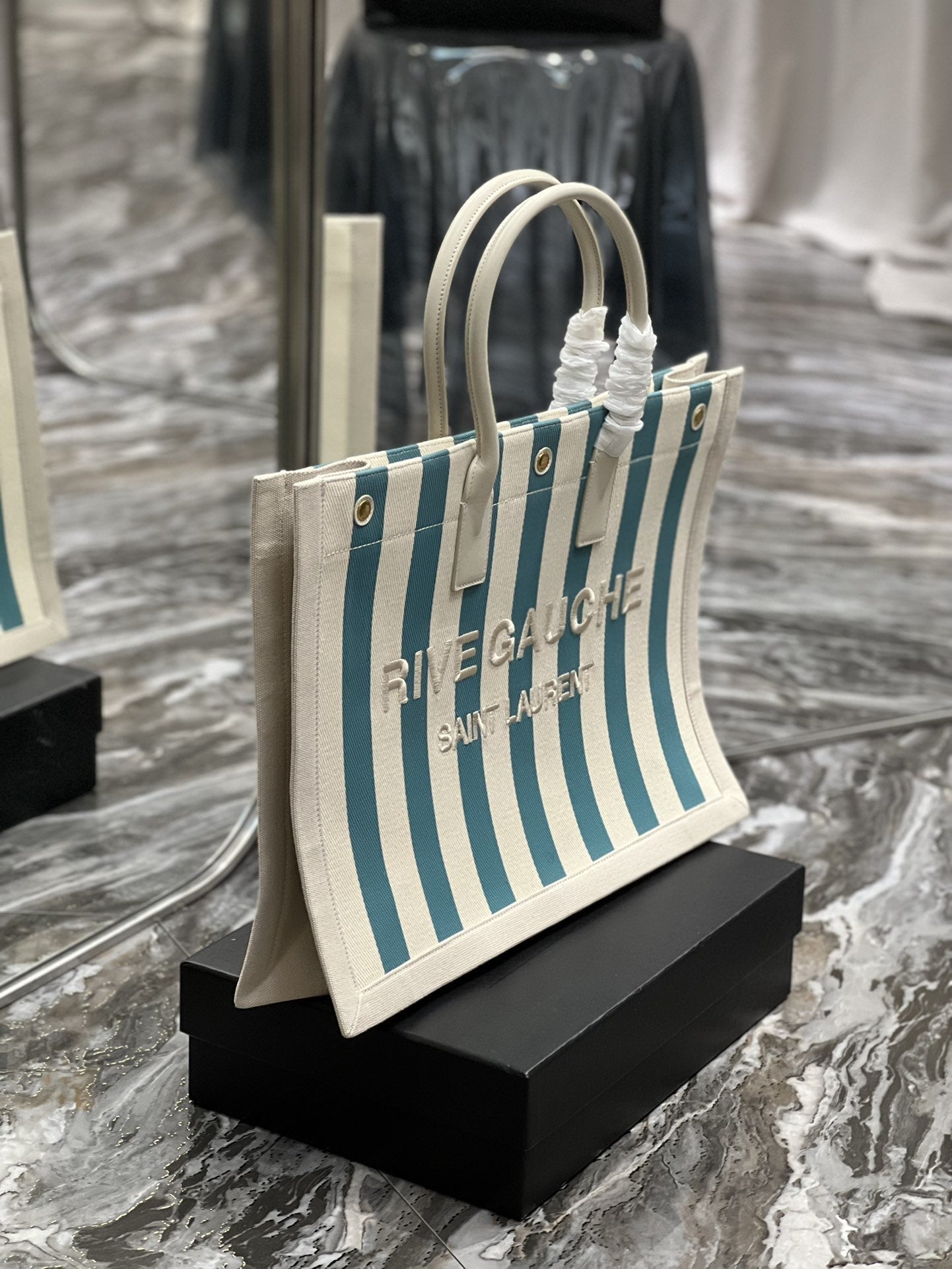 YSL Saint Laurent Rive Gauche Water 18.9in 48cm Green Tote Bag