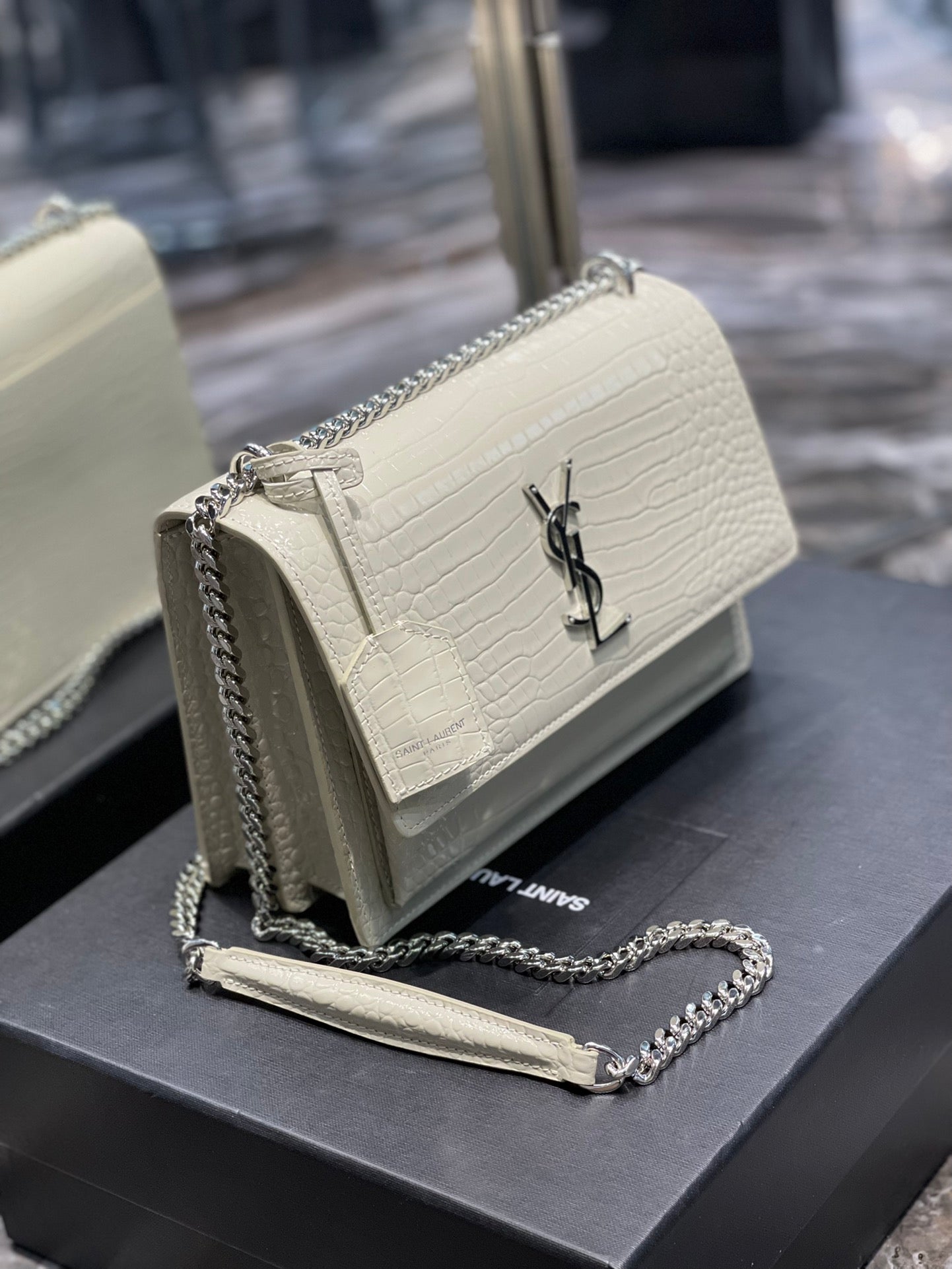 YSL Saint Laurent Sunset 8in 22cm White Medium Chain Travel Bag