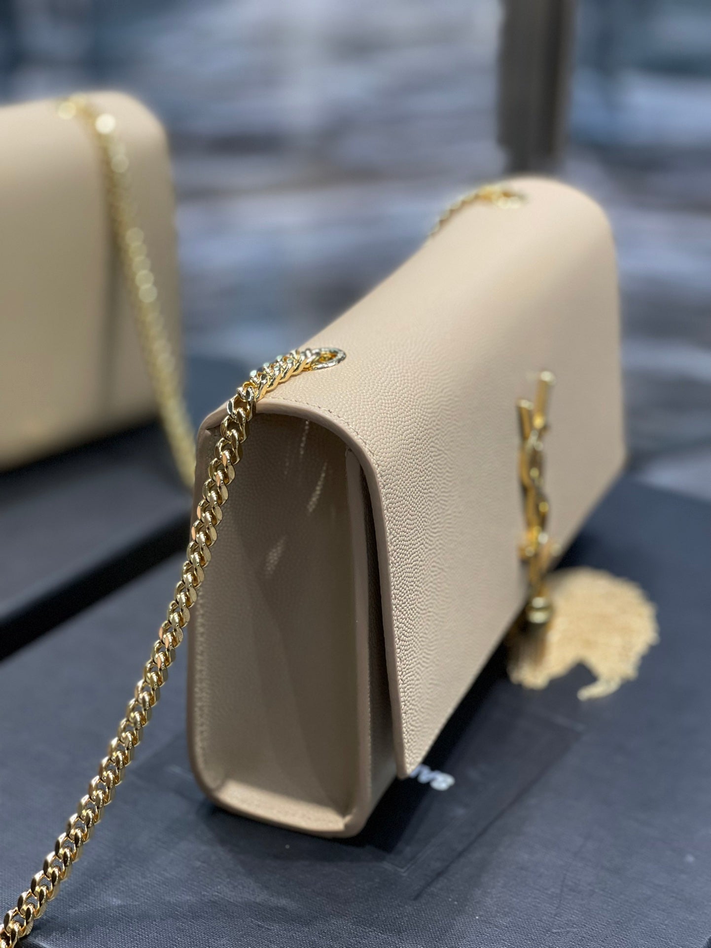 YSL Saint Laurent Kata Tassel 9in 24cm Beige Medium Chain Handbag