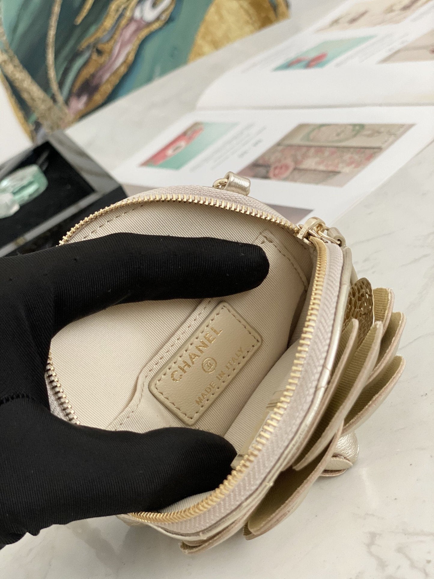 CHL Camellia 11cm 4in Gold Chain Clutch Bag Wombeaunoirrbeaunoirr 11Cm4In