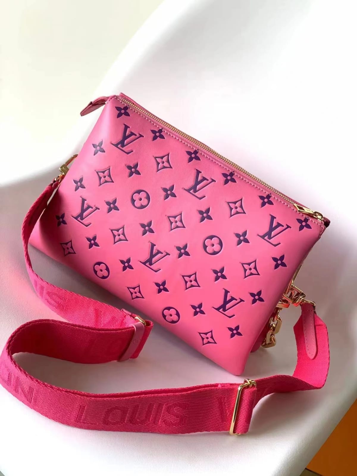 Louis Vuitton Coussin leather Handbag lushentic version