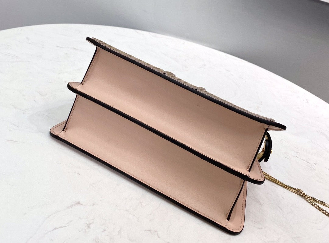 Iseeu Pochette Pink Small Travel Bag