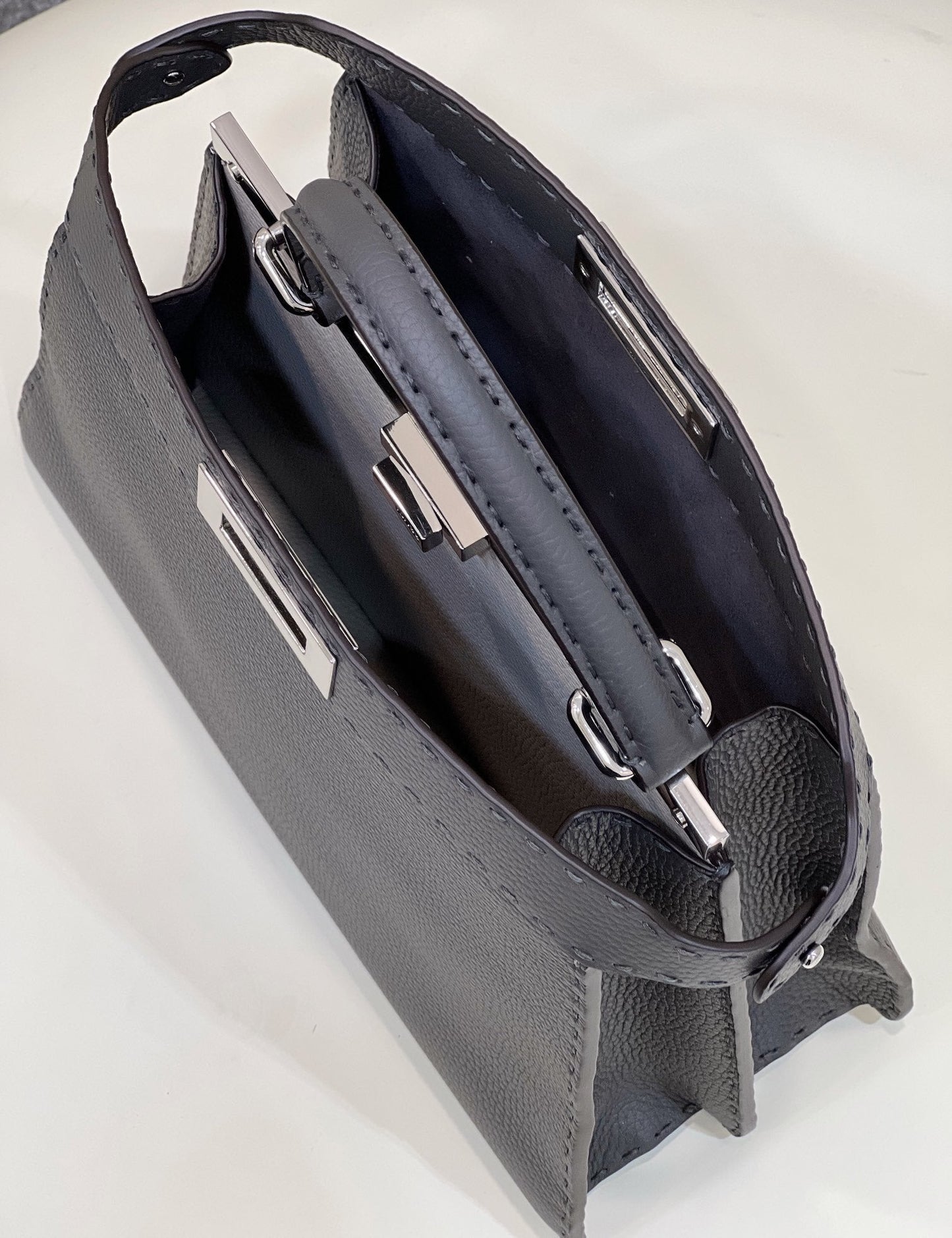 Fendi Iseeu Metop Qualityum Ff Black Shoulder Bag 131In335Cm Ff