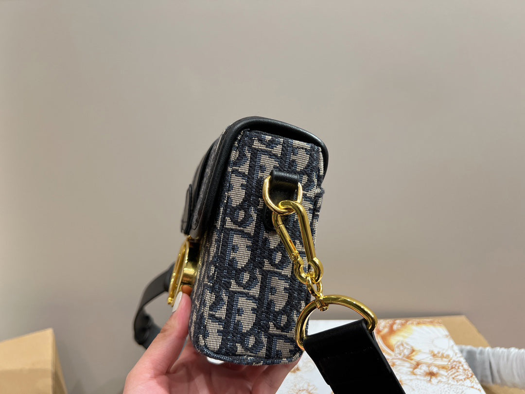 EN - Luxury DIR 360 Travel Bag
