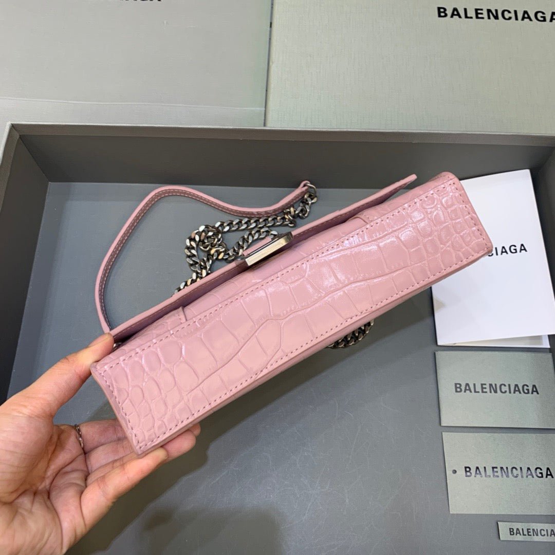 Top Quality Hourglass Wallet On In Light Pink Chain Crossbody Bag