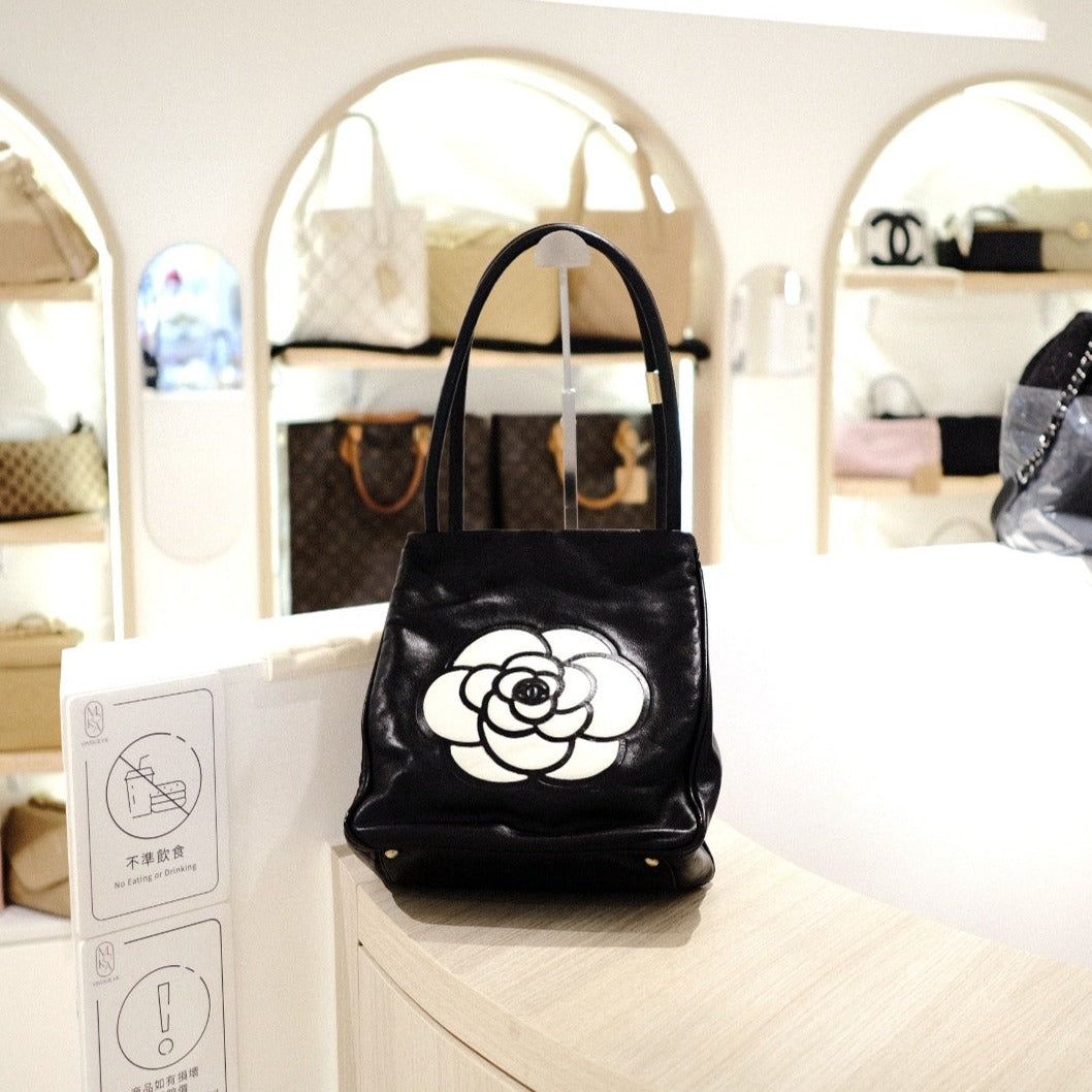 Chanel tote bag
