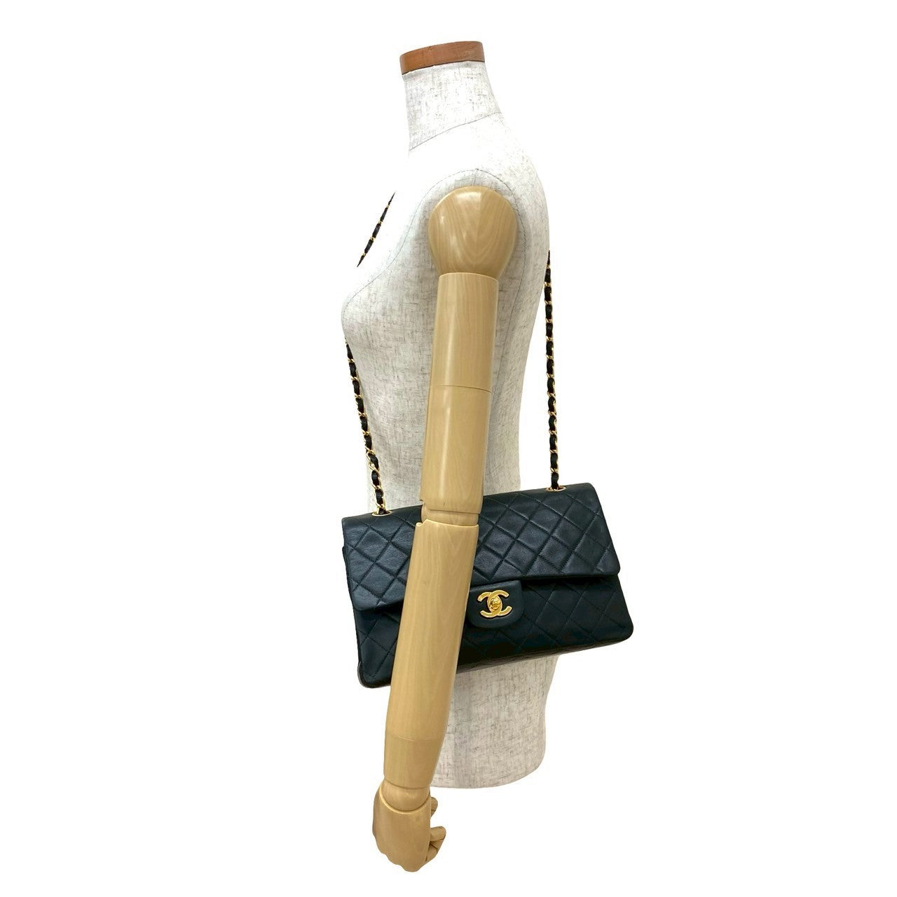 Chanel lambskin Matrasse Black Shoulder Bag 838E837