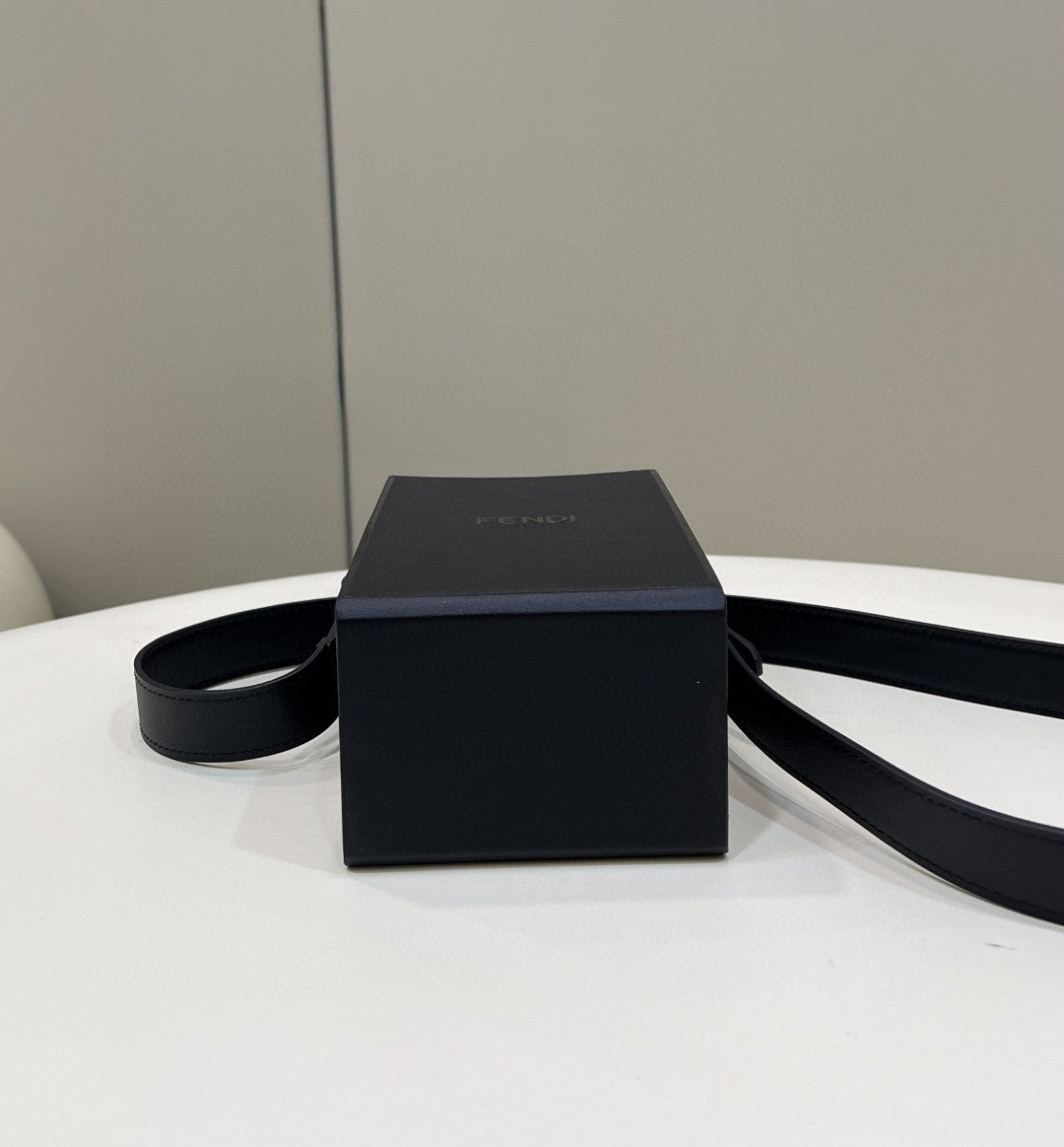 Top QualityTop Quality Vertical Box Black Handbag