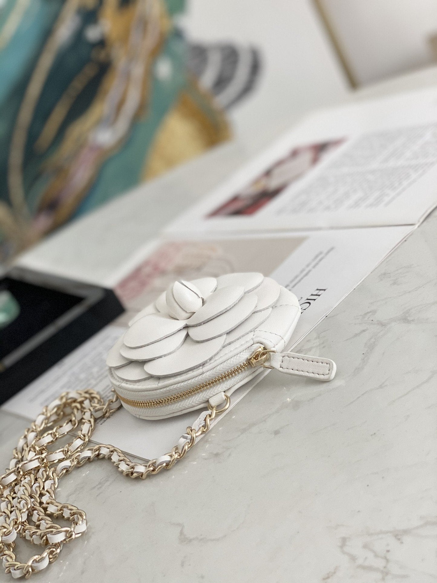 CHL Camellia 11cm 4in White Chain Clutch Bag