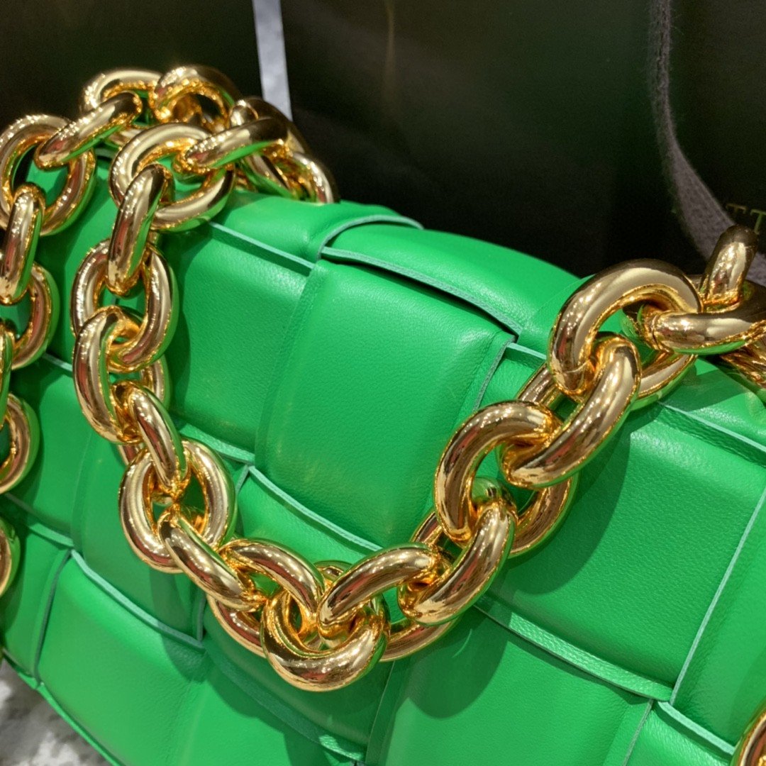 Top Quality Cassette Bag For Women In Green Chain Travel Bag