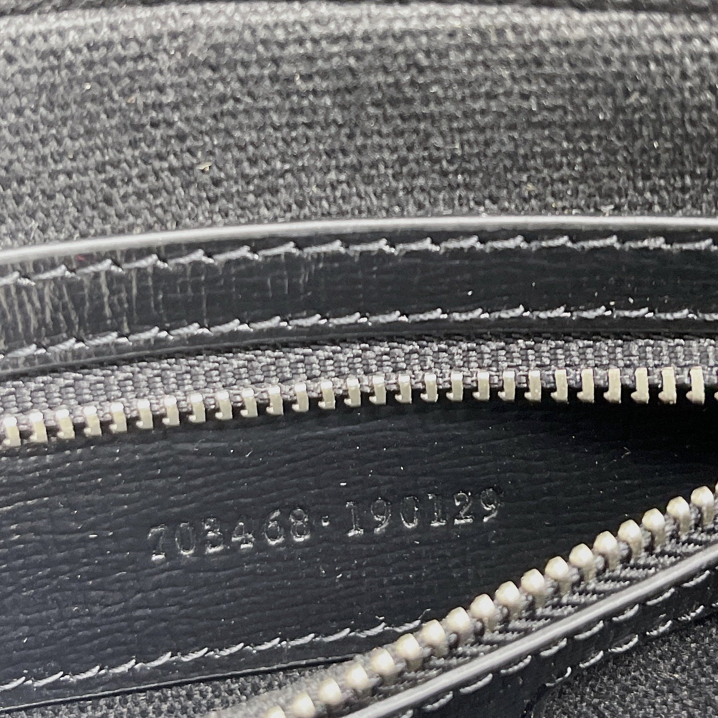 gg Interlocking G gg Supreme Canvas Black Shoulder Bag