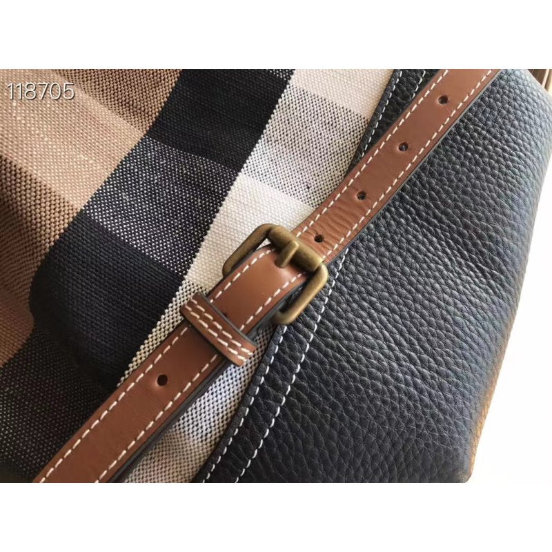 Burberry Burberry Bucket Bag Bbr00277