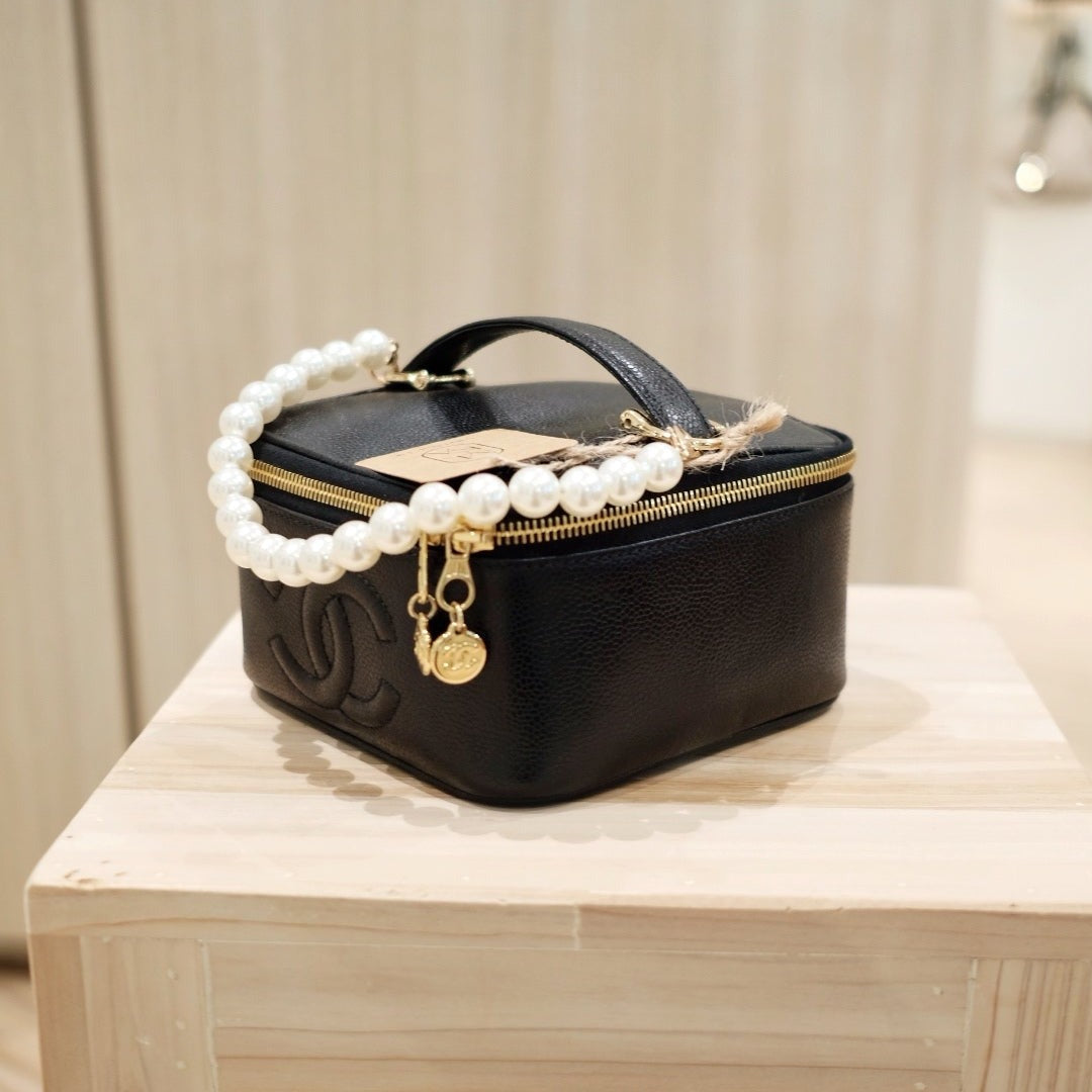 Chanel coco cowhide mini wash bag