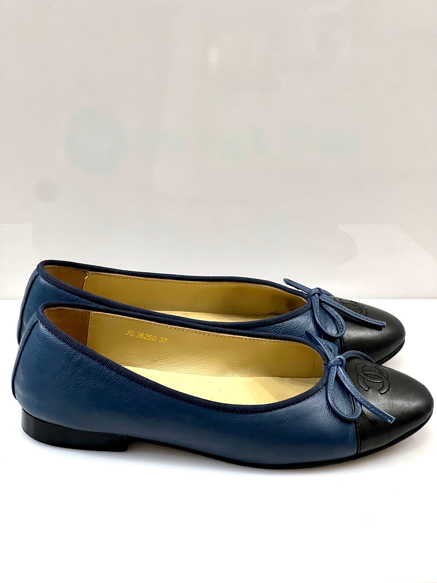 Chanel CC Leather Ballet Flats for Women